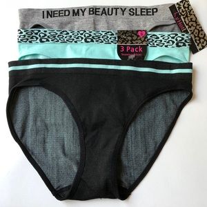 3 Pack of seamless bikini underwear